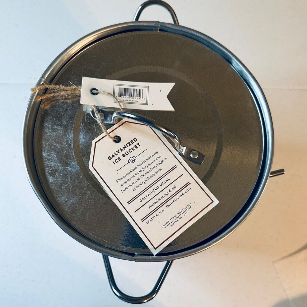 Galvanized Metal Ice Bucket Insulated With Lid & Scoop - Picture 8 of 11